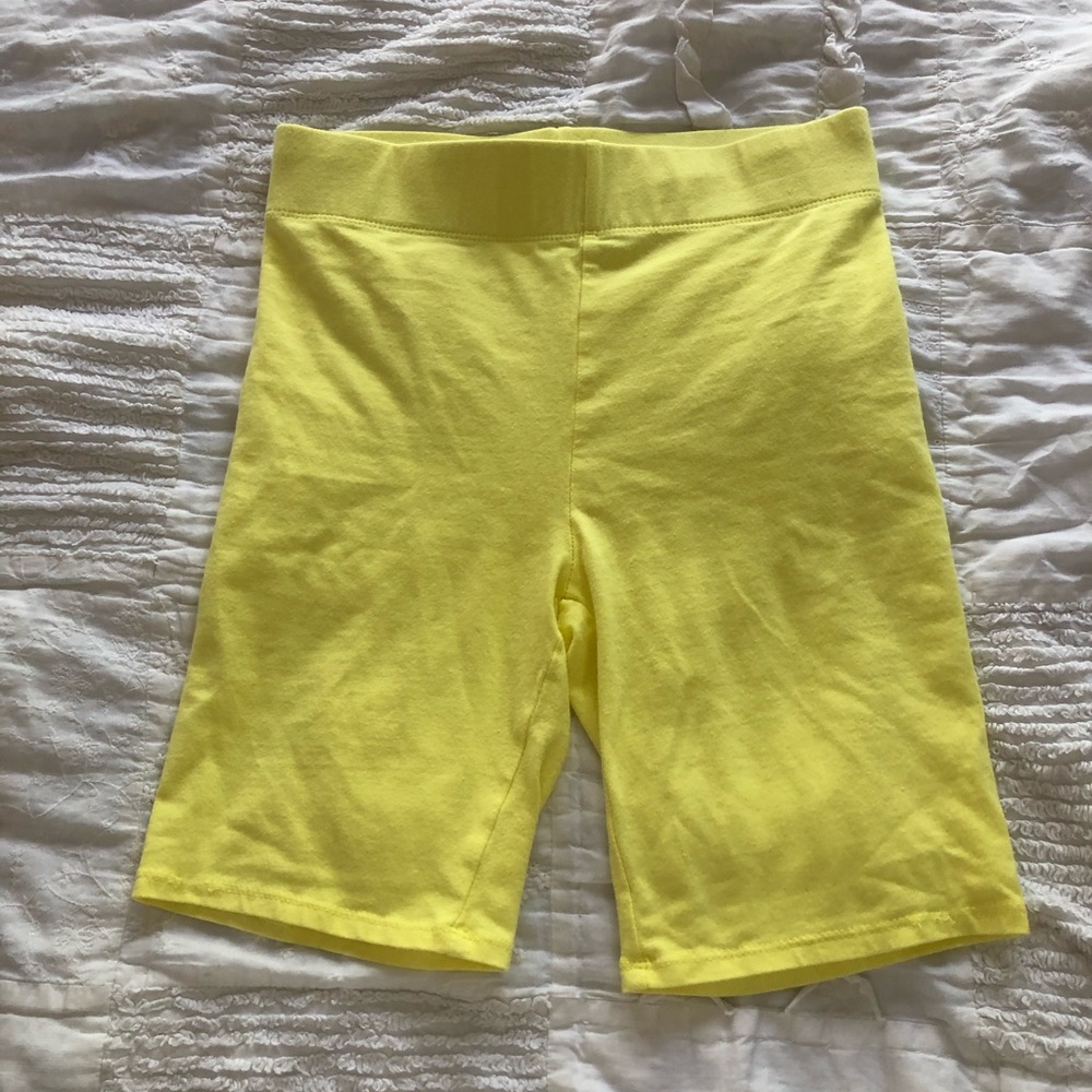 YELLOW BIKER SHORTS!